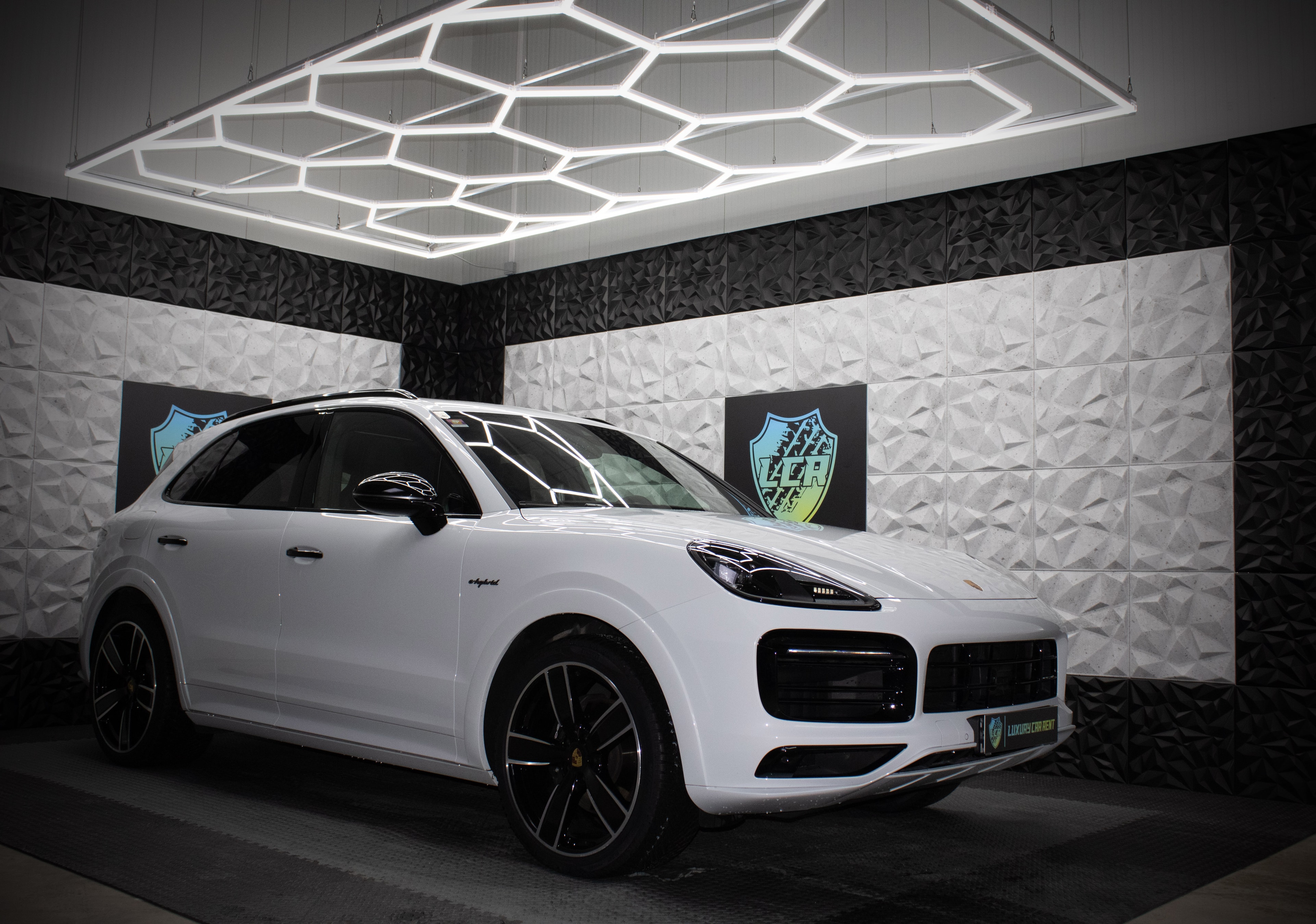 LCR Luxury car rent - Bild 7